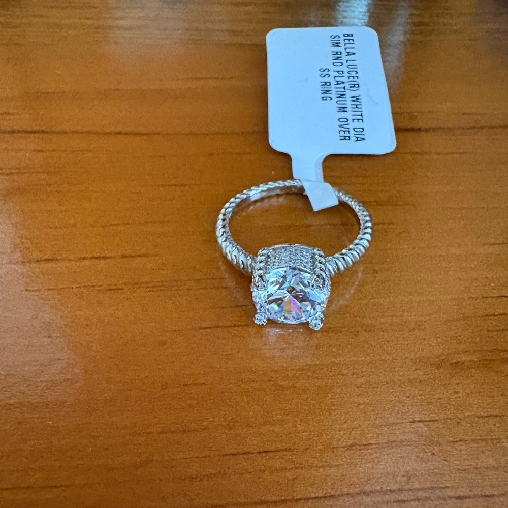 BELLA LUCE New In Box Ladies Sz 5 Round Over Platinum Sterling Silver Ring